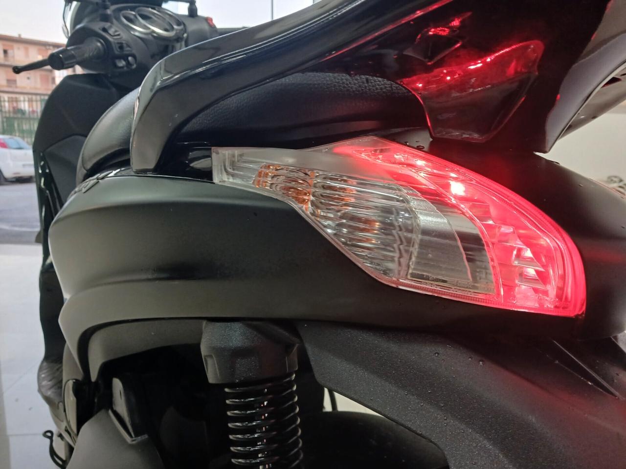 Piaggio Beverly 300 PARI AL NUOVO