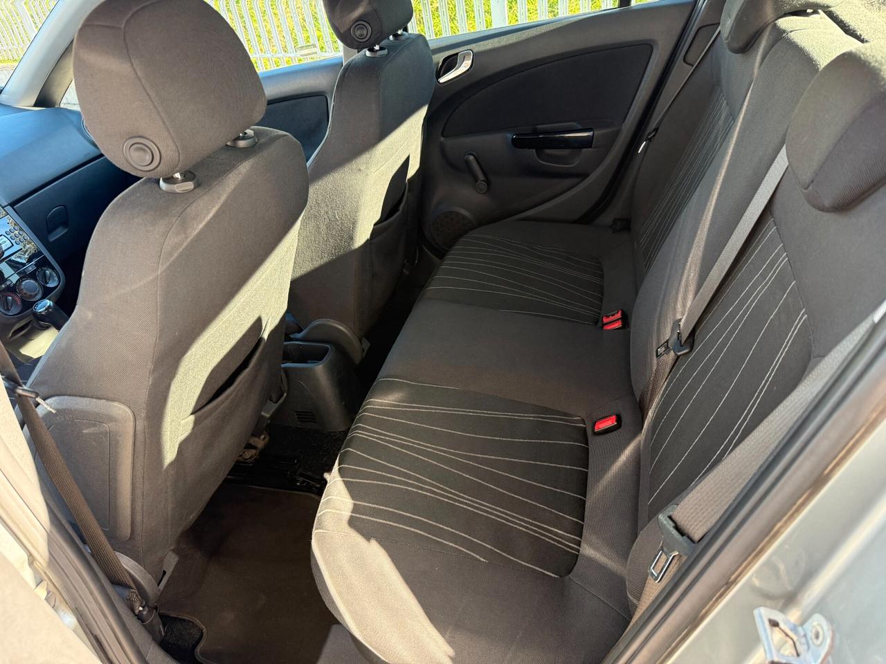 Opel Corsa 1.2 5 porte Club