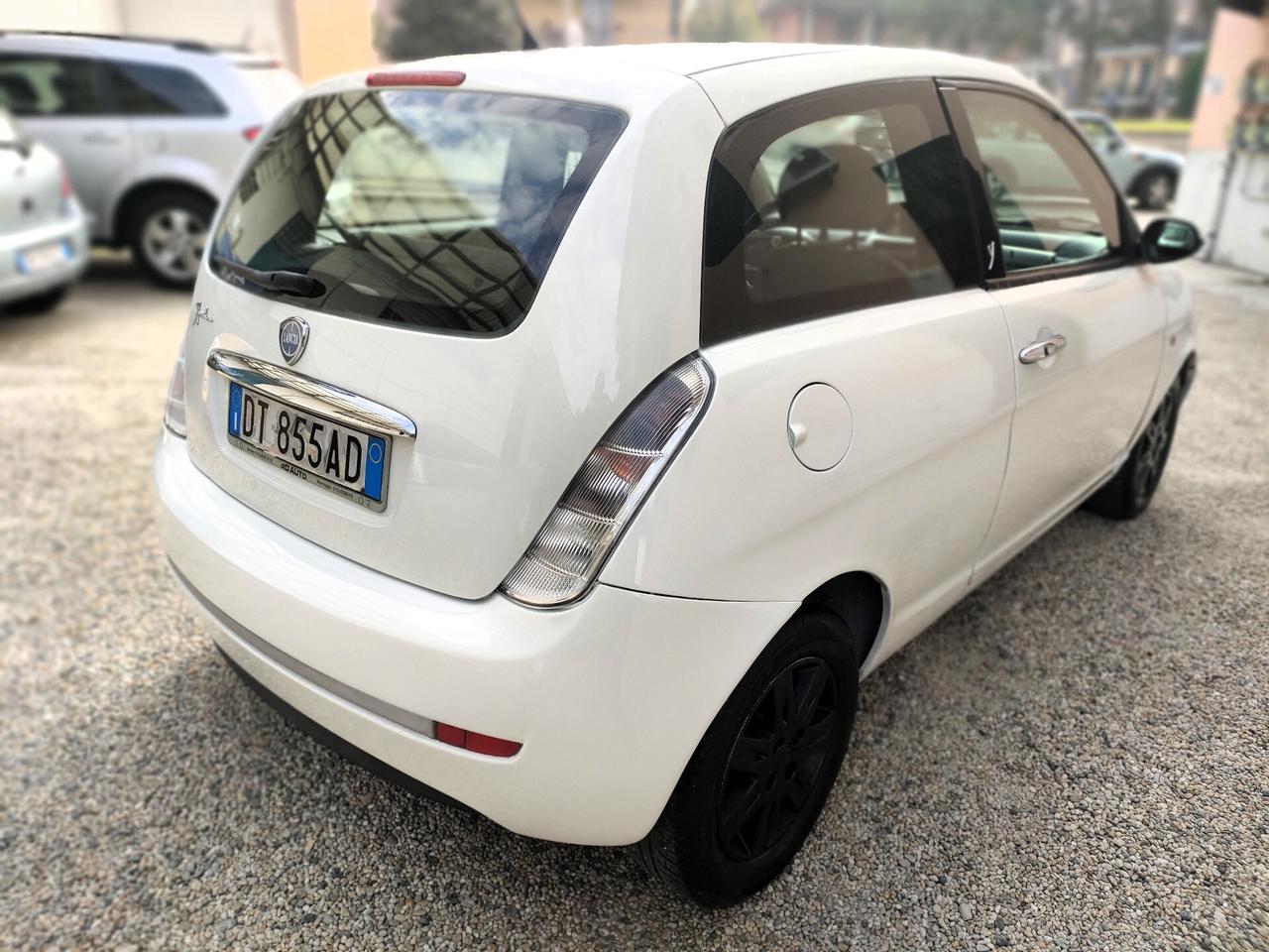 Lancia Ypsilon 1.2 8v Platino