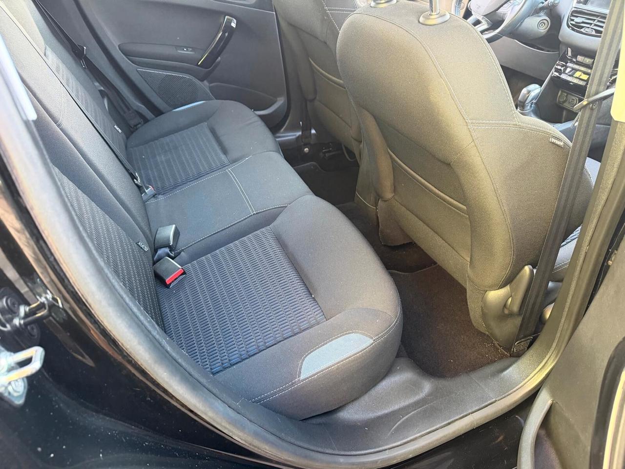 Peugeot 208 1.4 HDi 68 CV 5 porte Allure