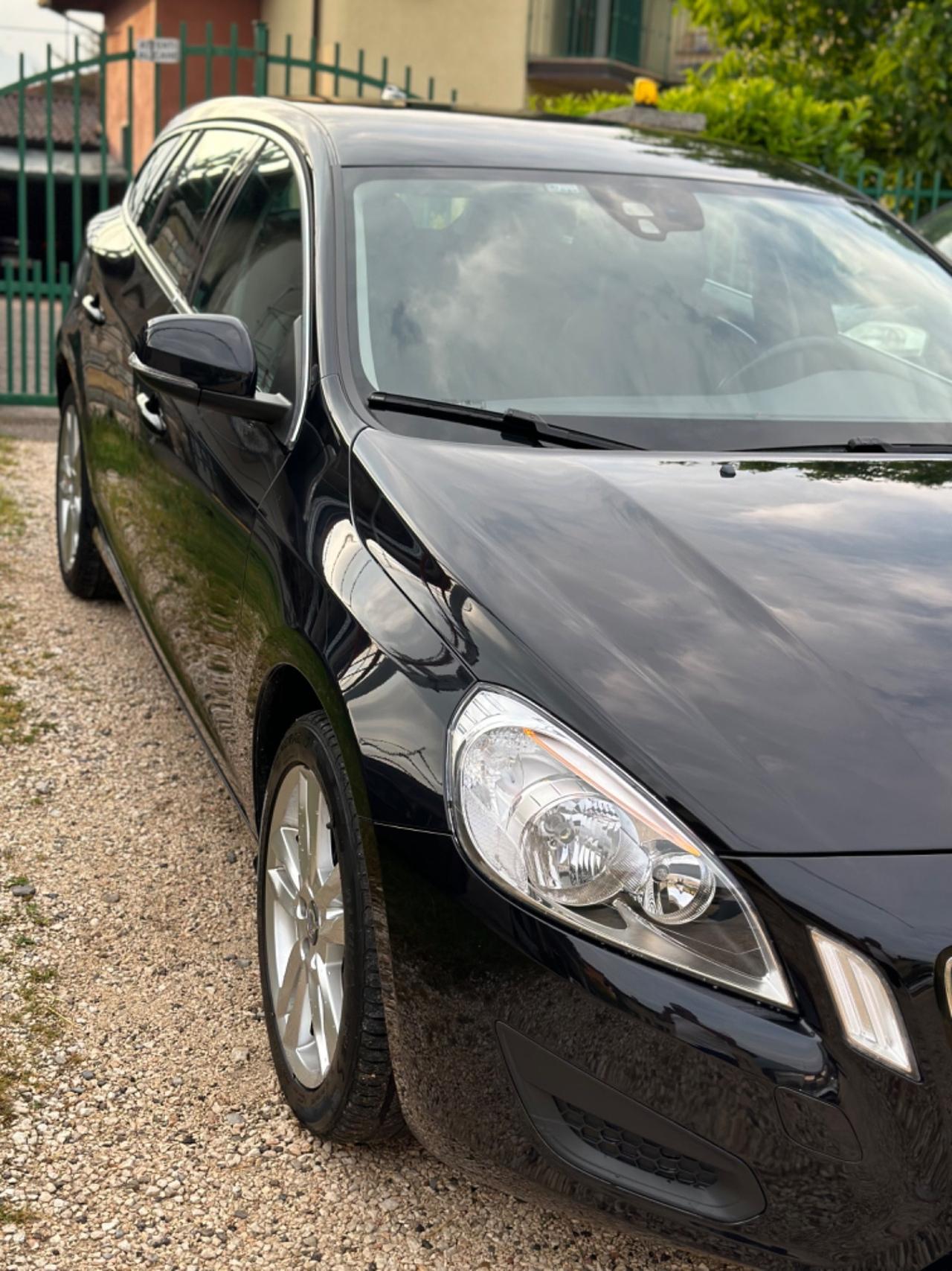 Volvo V60 D2 1.6 MOMENTUM KMCERT GARANZ UNICOPR