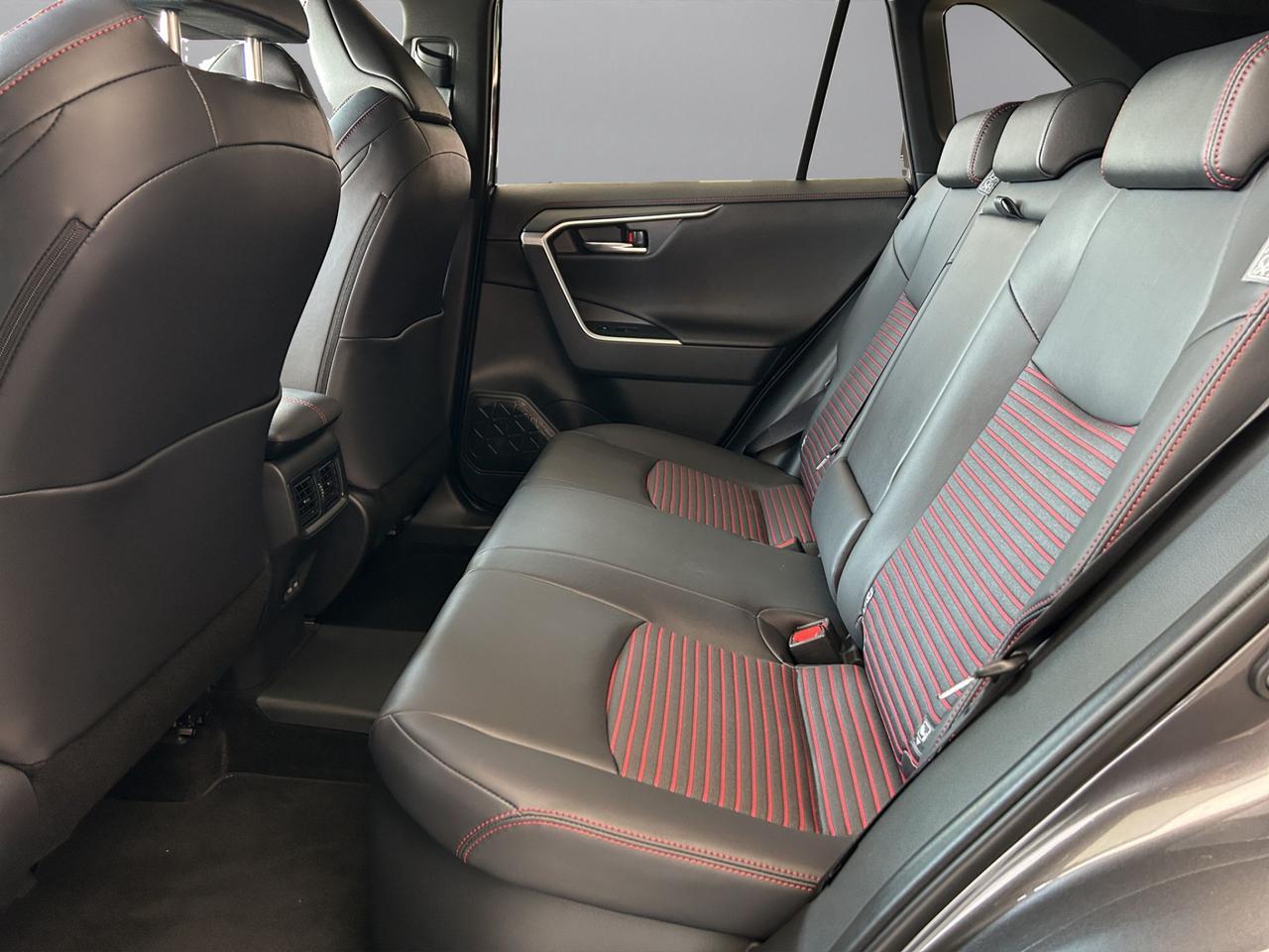 Toyota 2.5 PHEV MORE DYNAMIC AWD