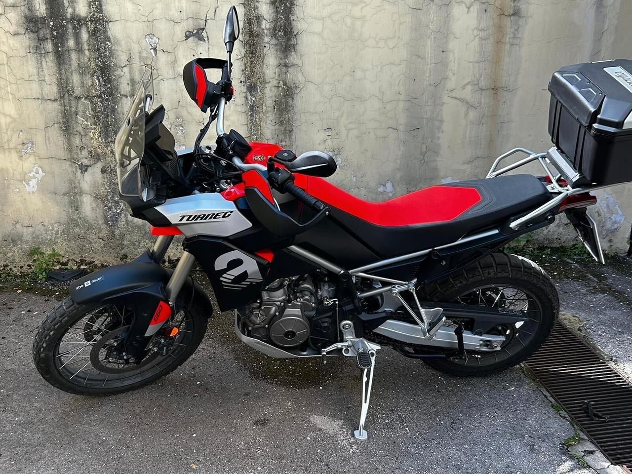 APRILIA Tuareg 660 TUAREG - 05/2022 -8700 Km - 10000 €