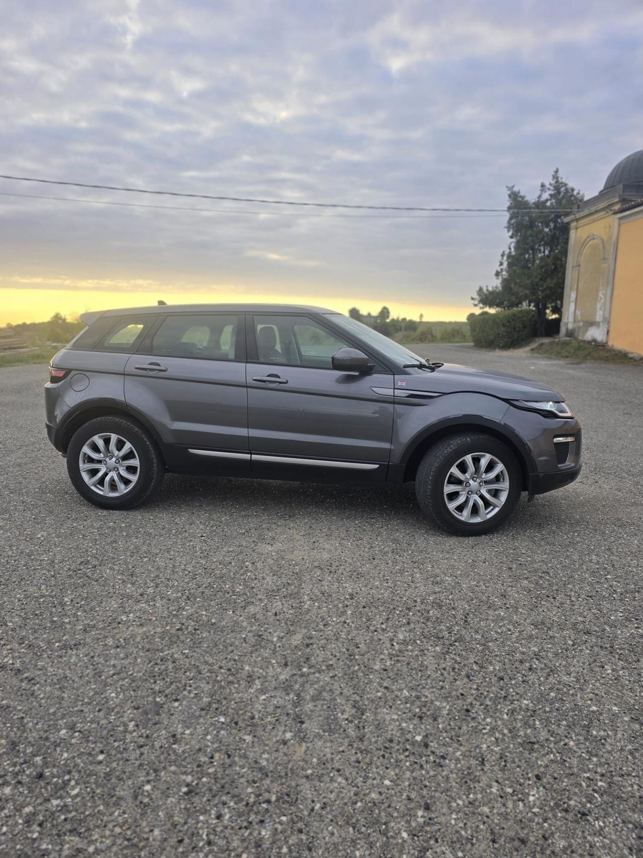 LAND ROVER RANGE ROVER EVOQUE 2.0 TD4 SE 150 CV AUTOMATICA – 55.390 KM CERTIFICATI