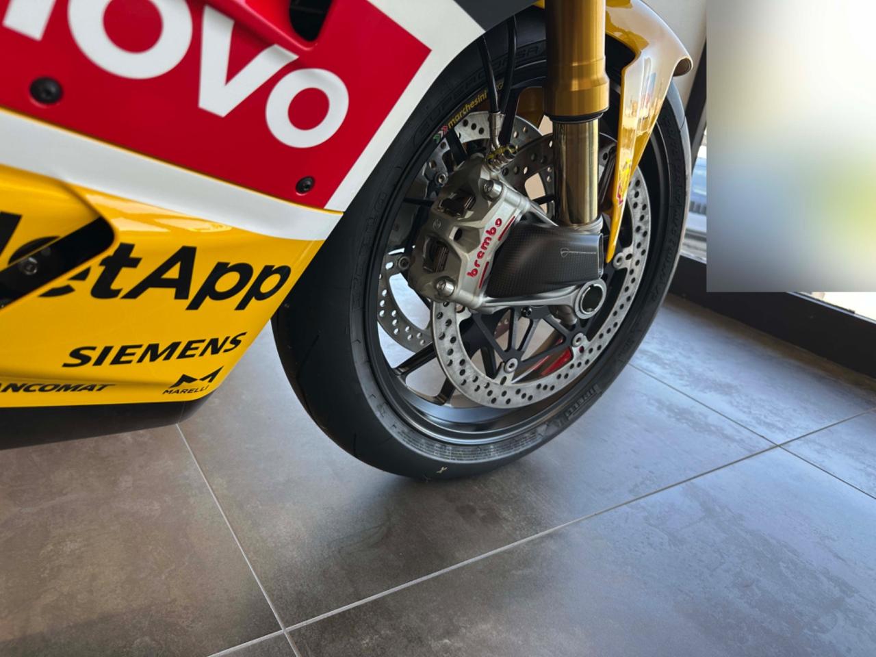 Ducati Panigale V4 BAGNAIA 2023 World Champion Replica - n. 74 di 263