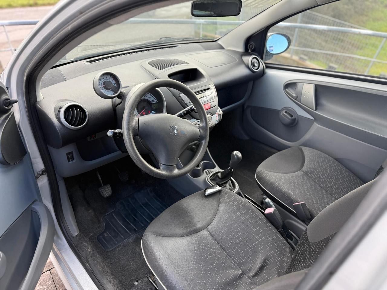 Peugeot 107 1.0 68CV 3p. Plaisir