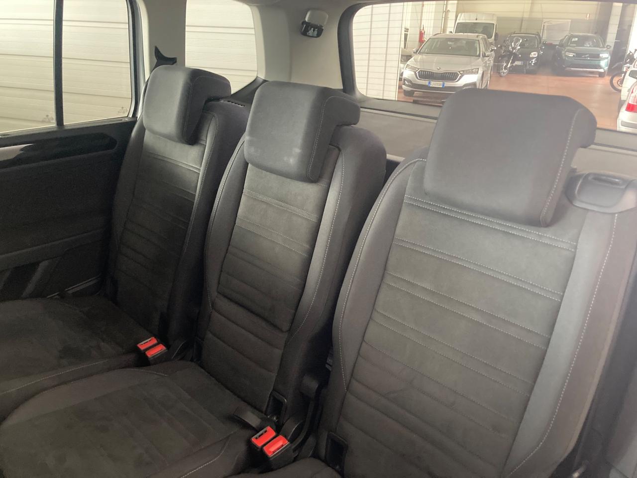 Volkswagen Touran 2.0 TDI 150 CV SCR DSG Executive BlueMotion Tech.