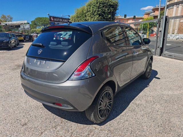 LANCIA Ypsilon 1000 HYBRID SILVER 70CV 5POSTI STEREO USB ITALIA