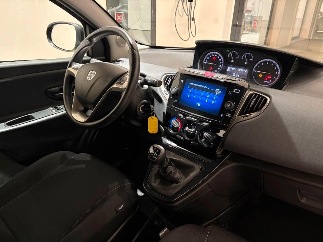 Lancia Ypsilon III 1.0 firefly hybrid Gold s&s 70cv 5p.ti