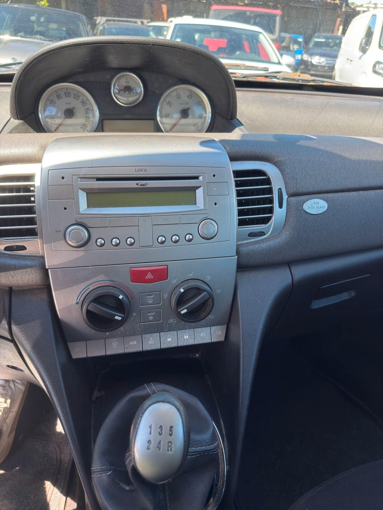 Lancia Ypsilon 1.2 Argento