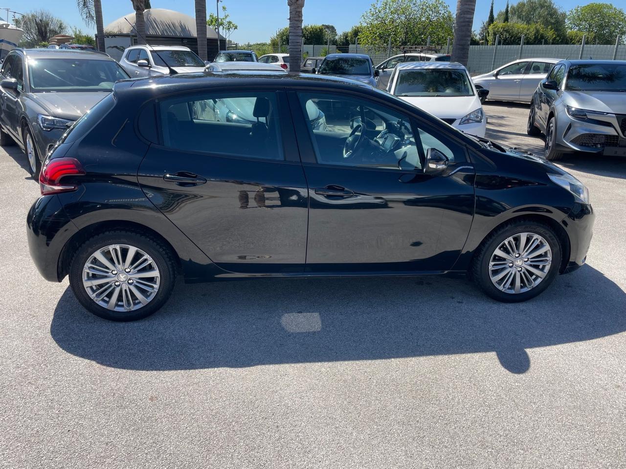 Peugeot 208 Allure GPL a*f*f*a*r*e