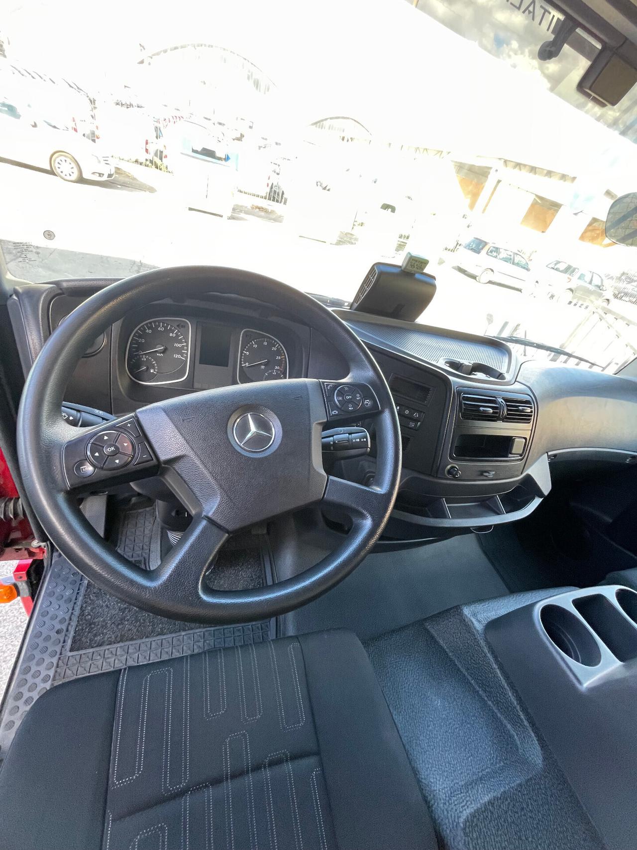 Mercedes Benz Atego 2020 - Sponda Idraulica