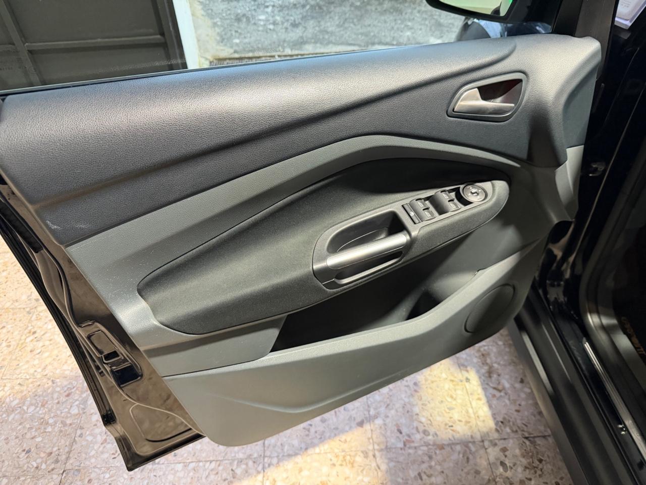 Ford C-Max 1.6 TDCi 95CV Titanium