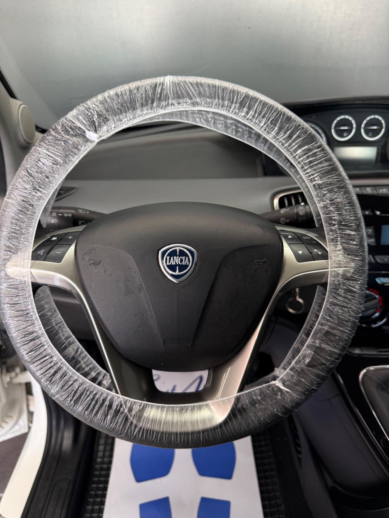 Lancia Ypsilon 1.2 GPL Ecochic Platinum 11/2015