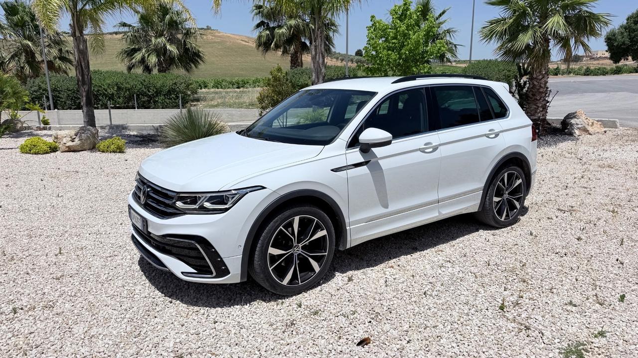 Volkswagen Tiguan 2.0 TDI 150 CV SCR DSG R-Line