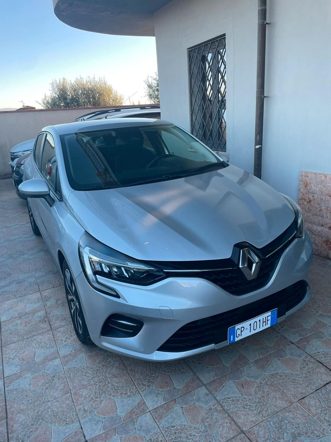 Renault Clio Hybrid E-Tech 140 CV 5 porte Intens