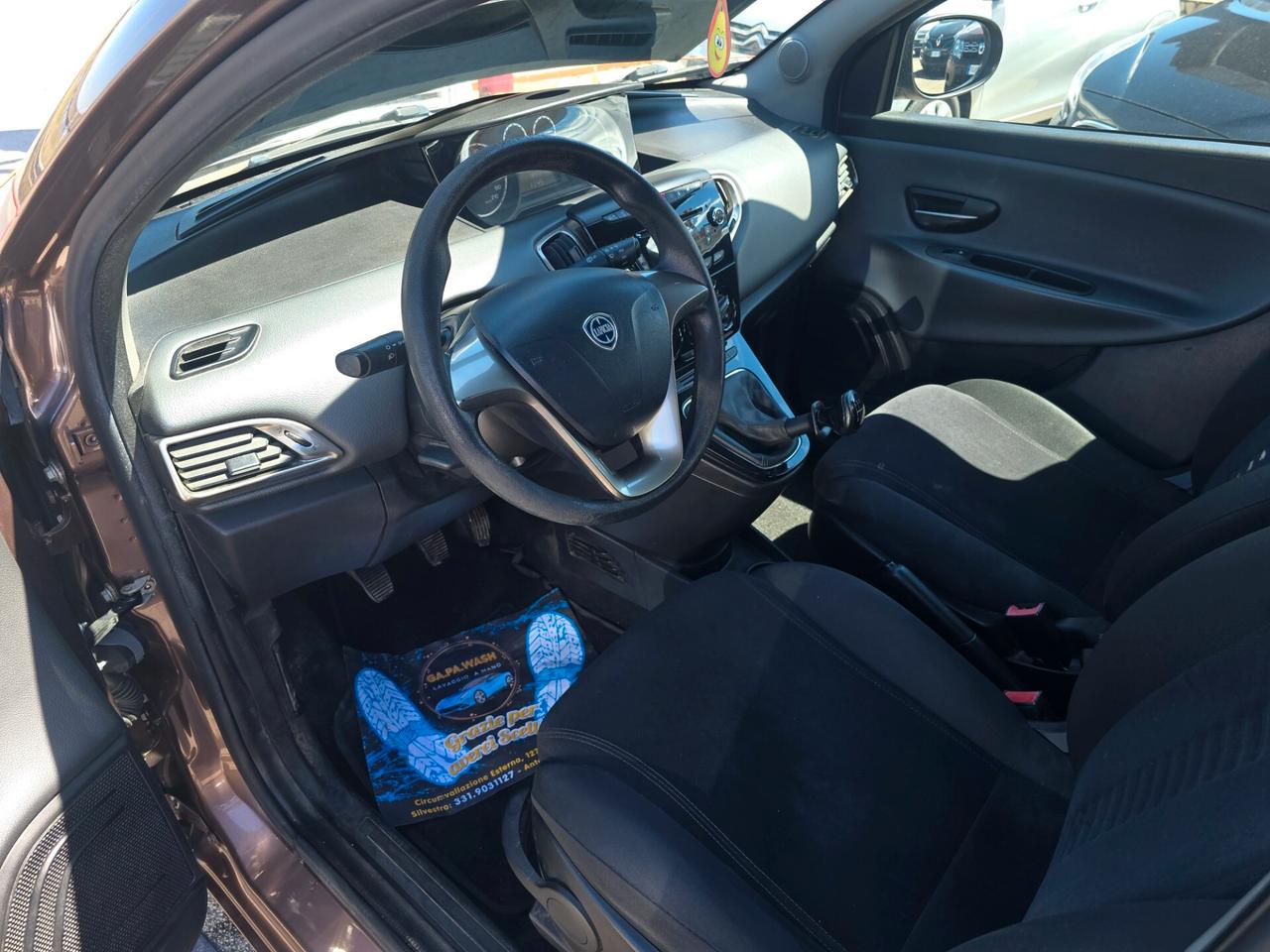Lancia Ypsilon 0.9 TwinAir 85 CV 5 porte Metano Ecochic Elefantino