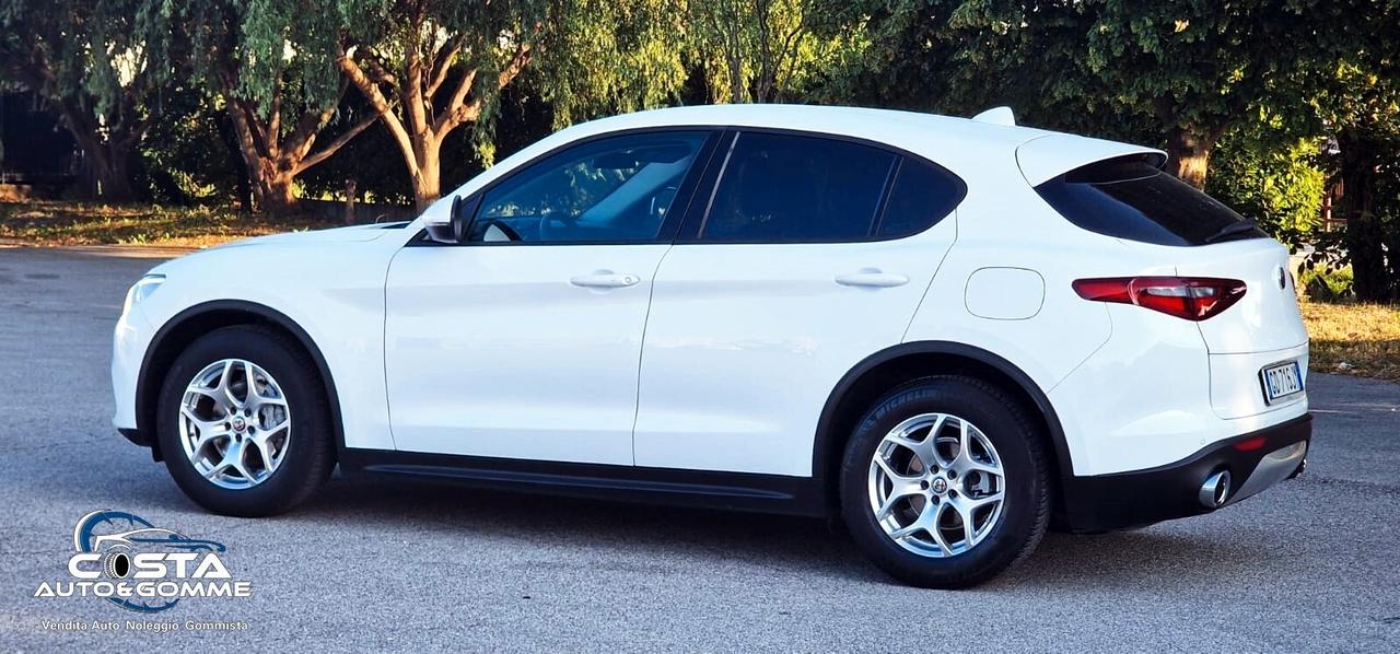 Alfa Romeo Stelvio 2.2 Turbodiesel 160 CV AT8 RWD