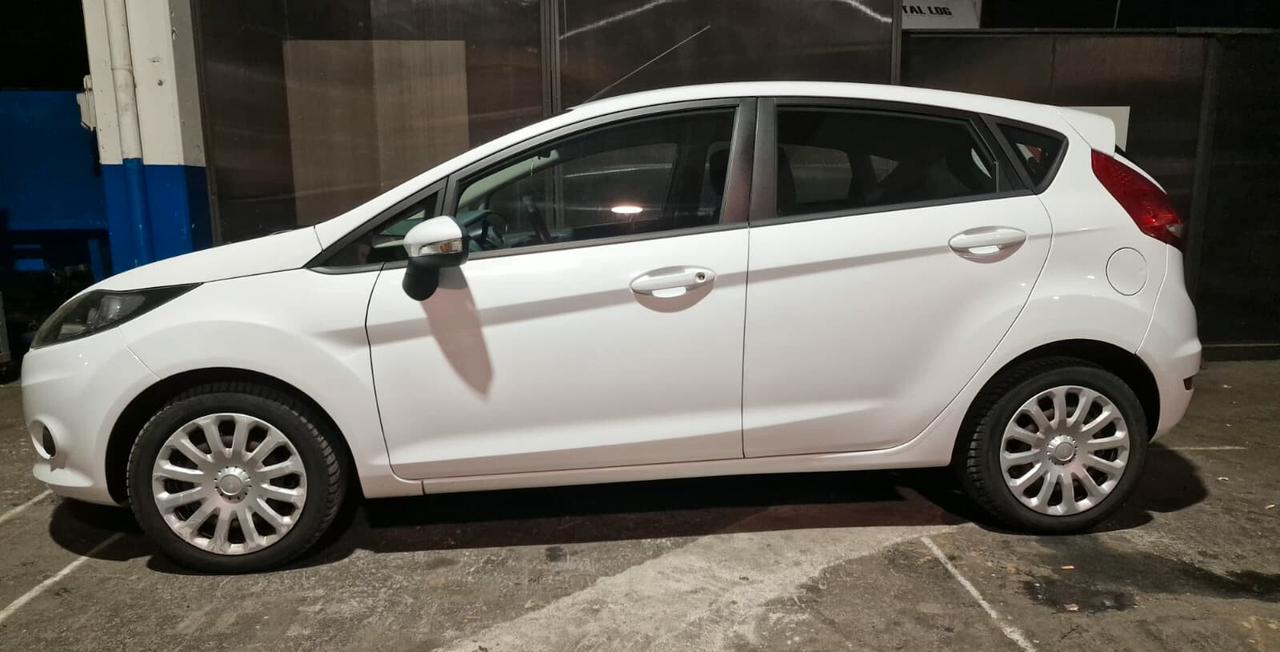 Ford Fiesta 1.4 5 porte Bz.- GPL Titanium