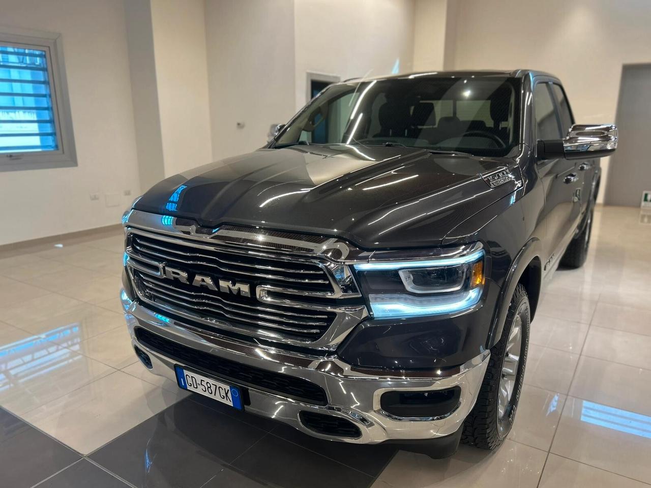 Dodge RAM 1500 5.7 LARAMIE CAB 4WD 395CV auto