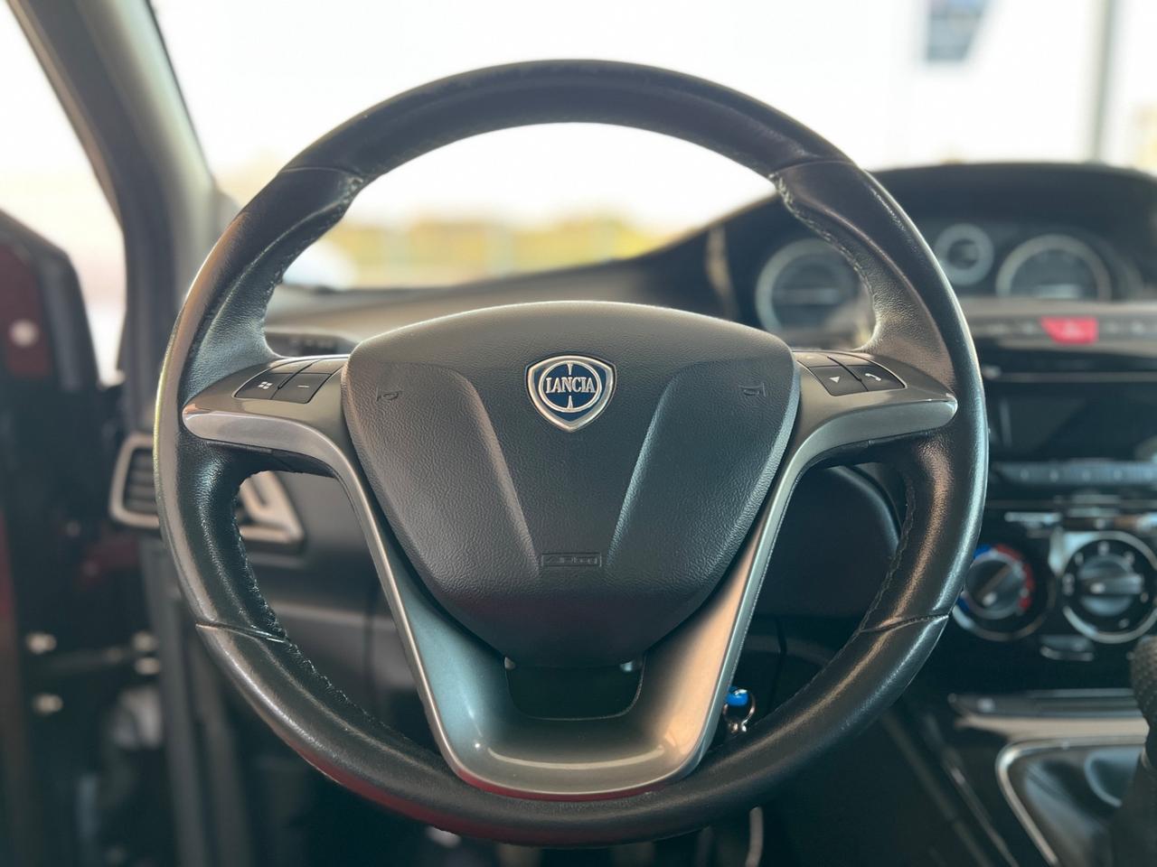 Lancia Ypsilon 1.3 MJT 95 CV 5 porte S&S Platinum TETTO PELLE