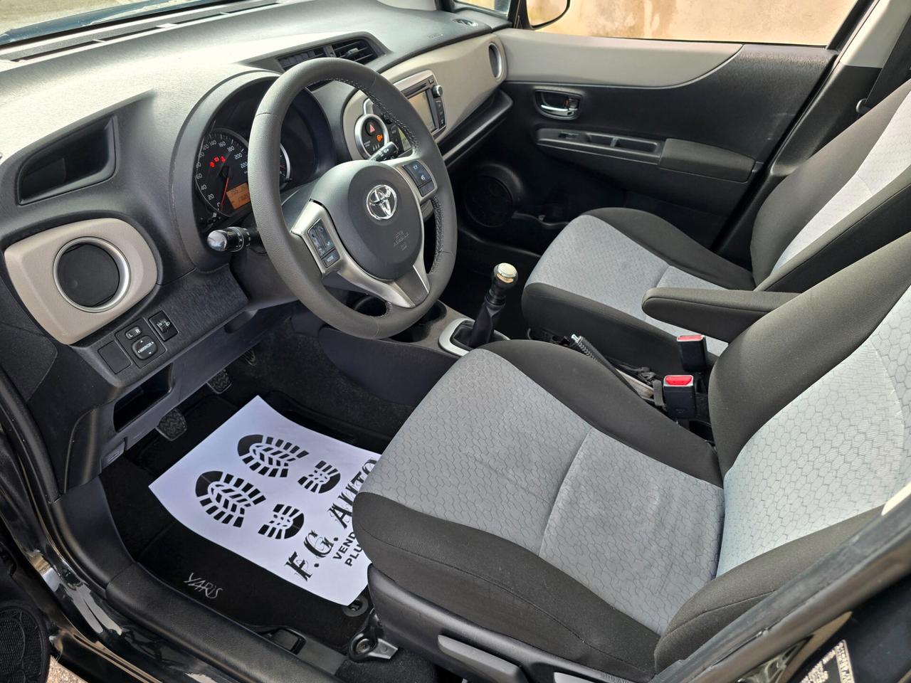 TOYOTA YARIS LOUNGE 1.0B NUOVISSIMA DI TUTTO