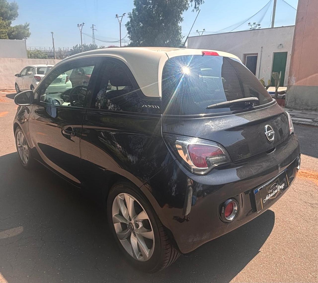 Opel Adam 1.2 70 CV White/Black Link
