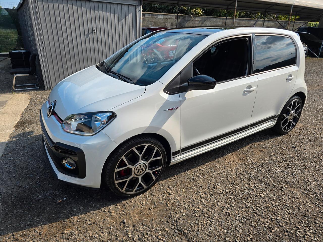 Volkswagen up! 1.0 GTI 116cv