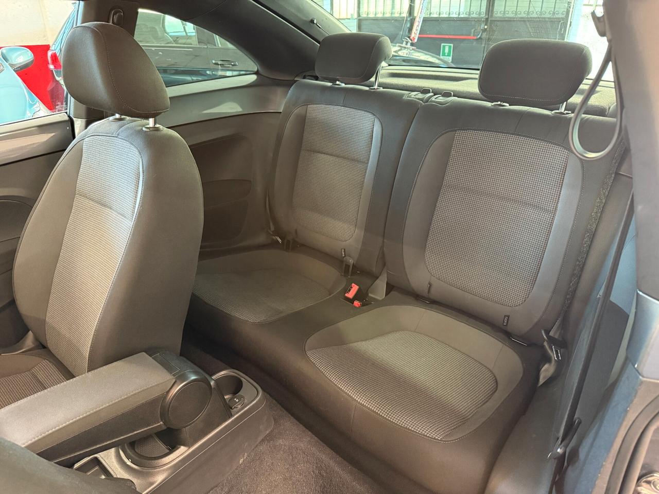 Volkswagen Maggiolino 1.6 TDI Design
