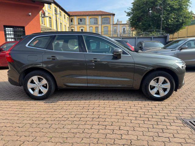 VOLVO XC60 B4 Geartronic Momentum Pro