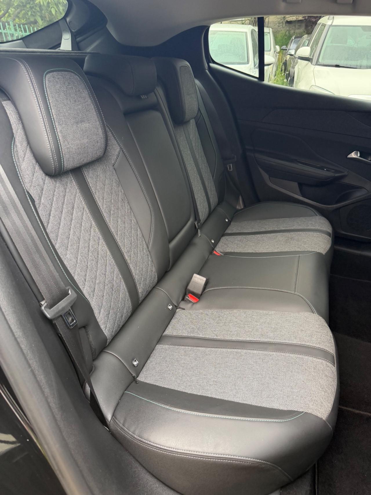 Peugeot 408 ALLURE FULLOPT EU6B KMCERT 360CAM