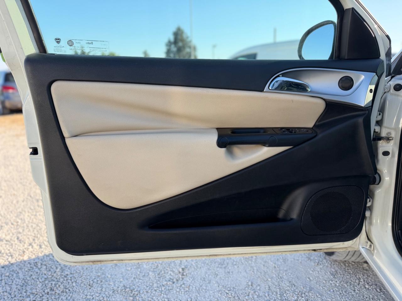 Lancia Ypsilon 1.2 Platino Bicolore