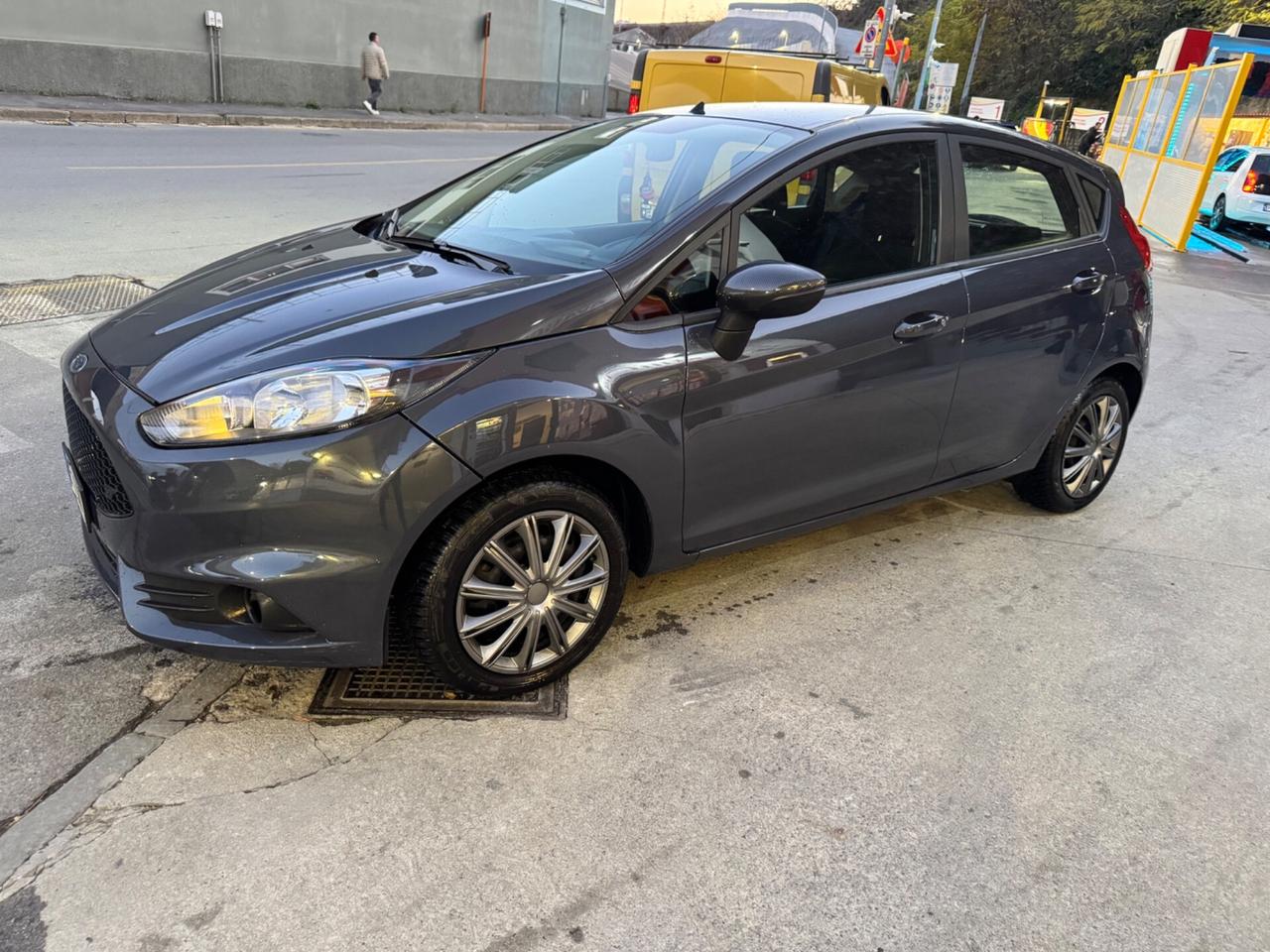 FORD FIESTA 1.0 NEOPATENTATI KM 86 MILA !!