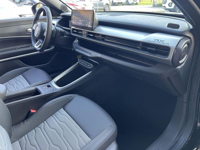 Jeep Avenger 1.2 turbo e-hybrid mhev Upland 4xe 145cv edct6 - KM0