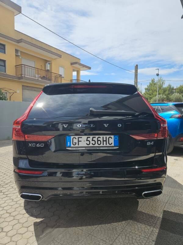 Volvo XC60 2.0 b4 R-design awd auto my20