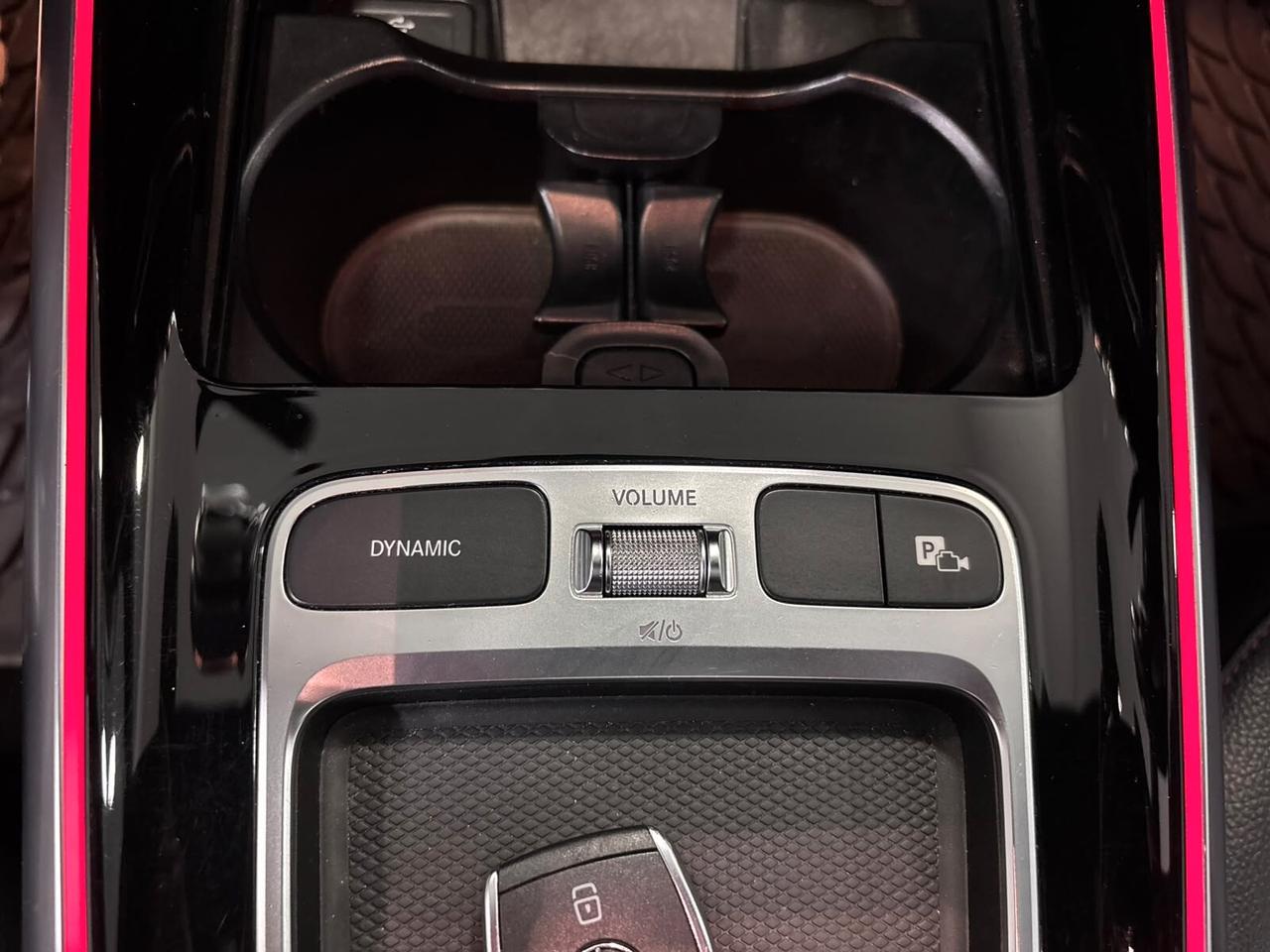 MERCEDES-BENZ GLA 200D PREMIUM AMG TETTO-NAVI-MULTIBEAM
