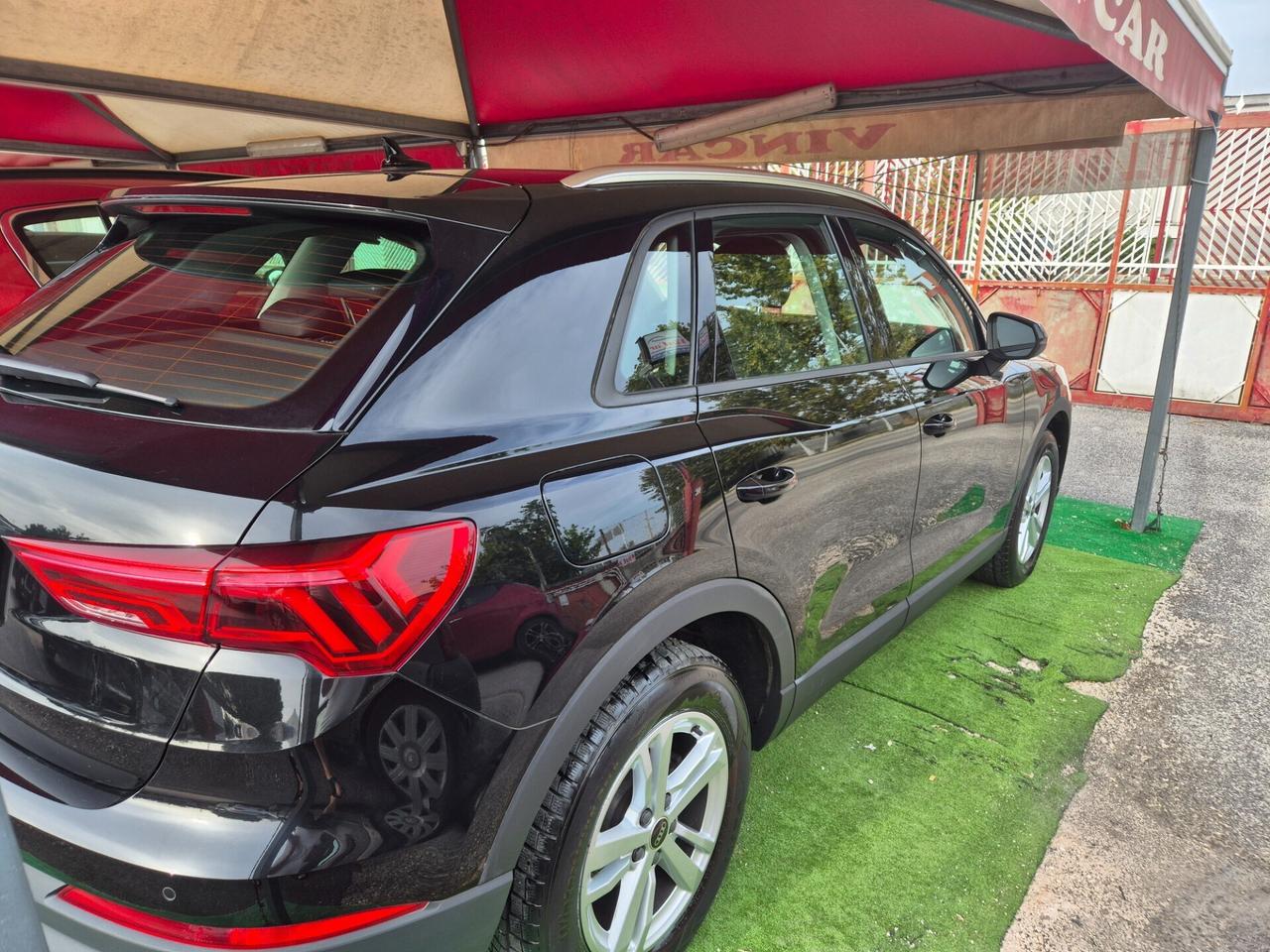 Audi Q3 35 TDI S tronic Business