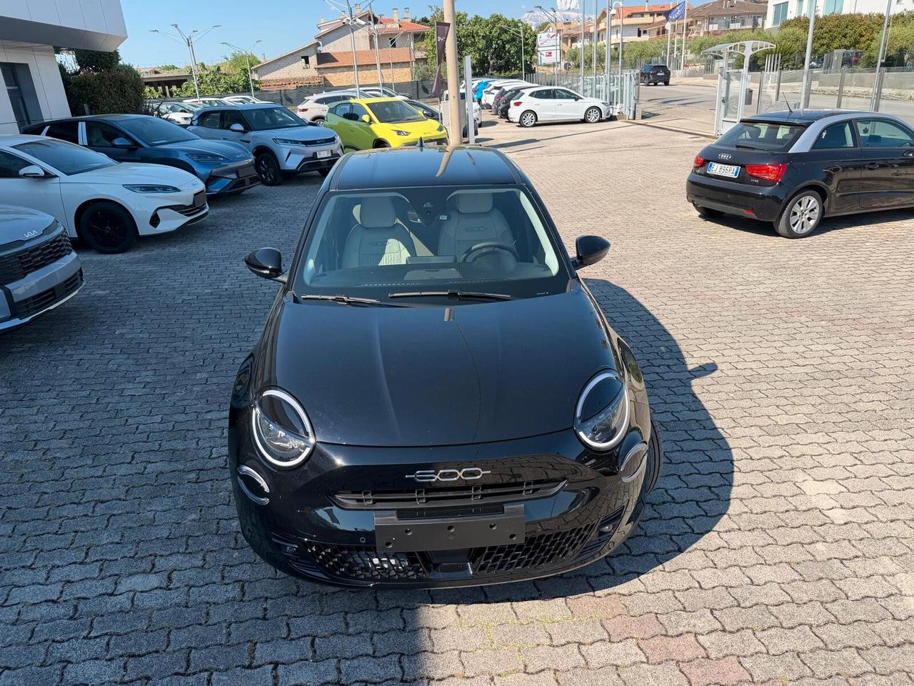 Fiat 600 Hybrid 110 CV DCT MHEV La Prima