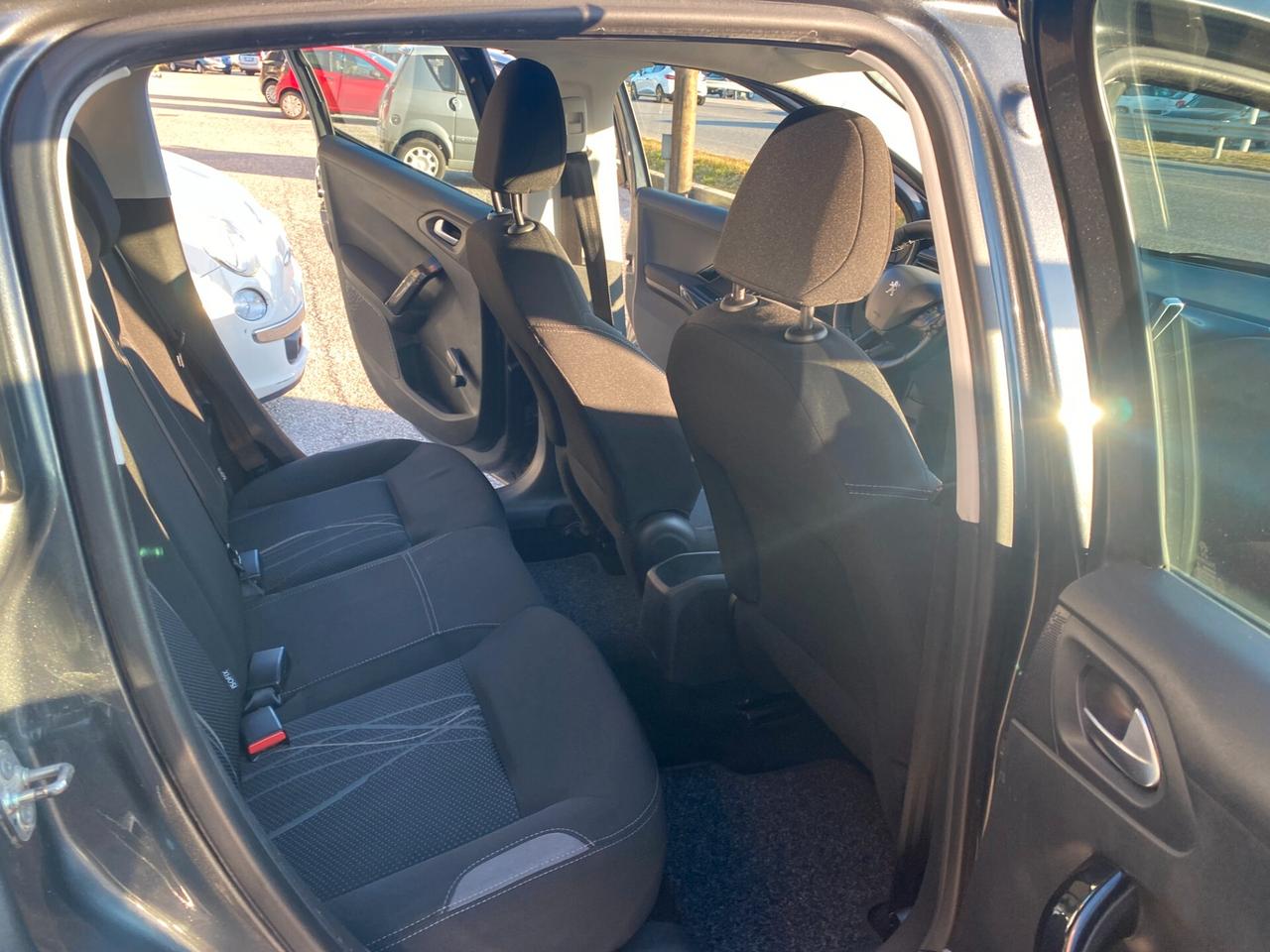 Peugeot 208 1.4 HDi 68 CV 5 porte Active