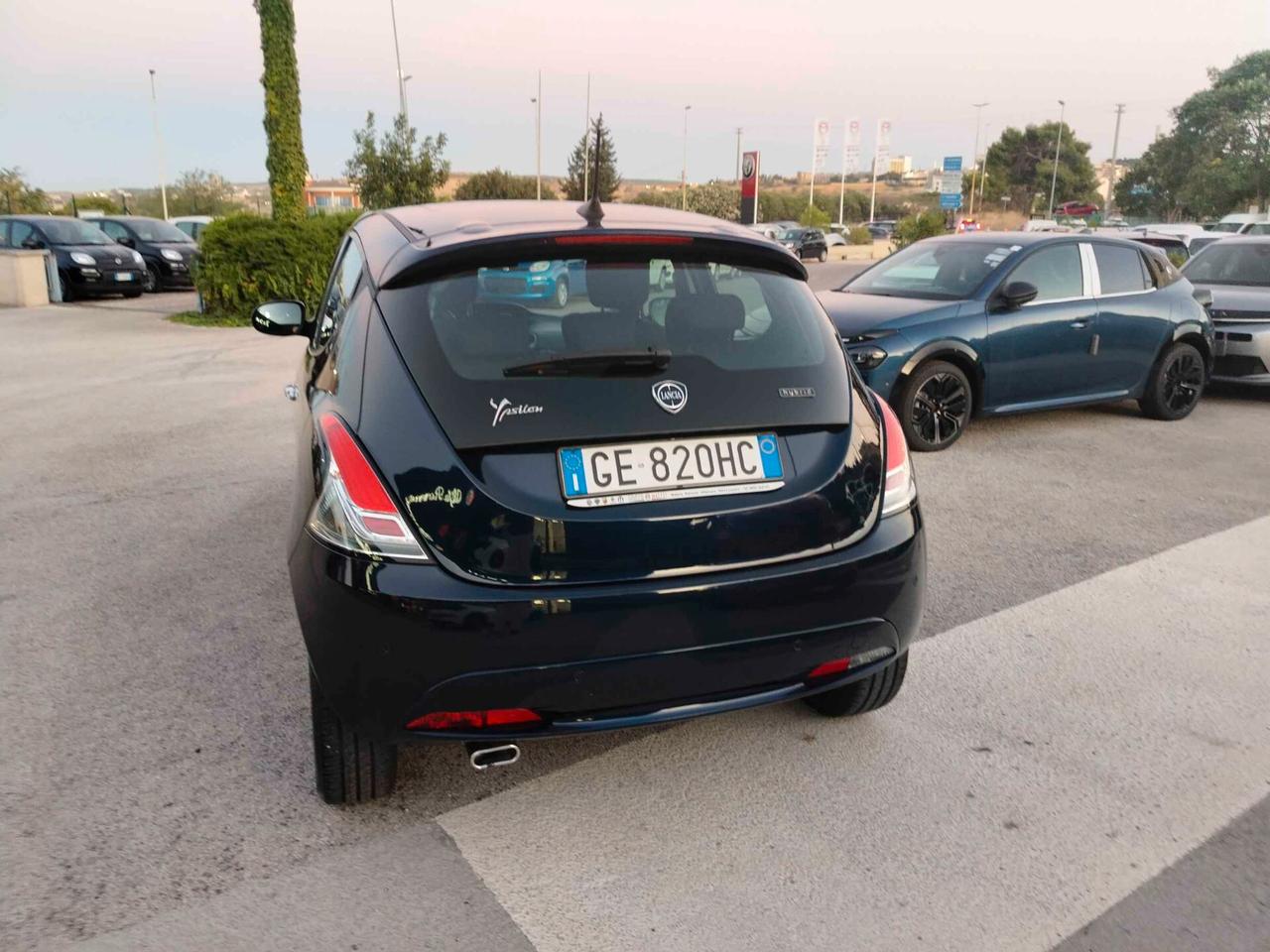 Lancia Ypsilon 1.0 FireFly 5 porte S&S Hybrid Ecochic Gold
