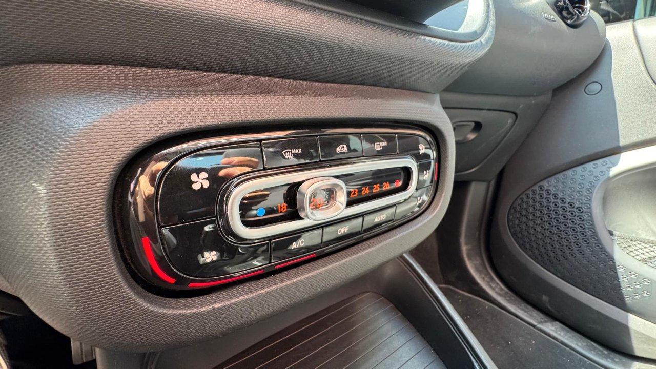 smart forTwo PREZZO REALE! BRABUS PARI AL NUOVO RATA MENSILE 336,00 EURO EQ 60kW prime