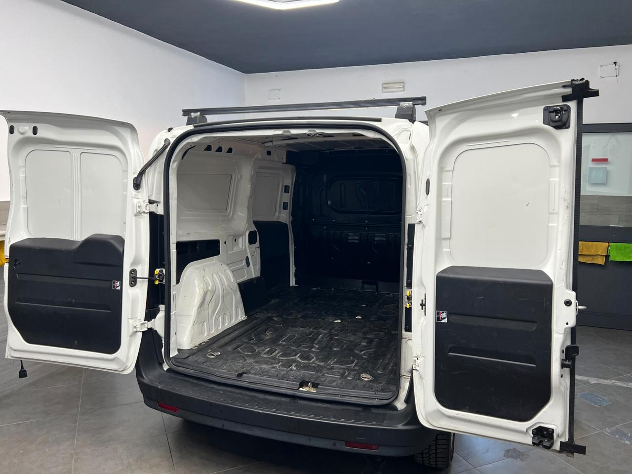 Fiat Doblò 1.6 MJT 105CV S&S PL-TN Cargo Maxi Lounge