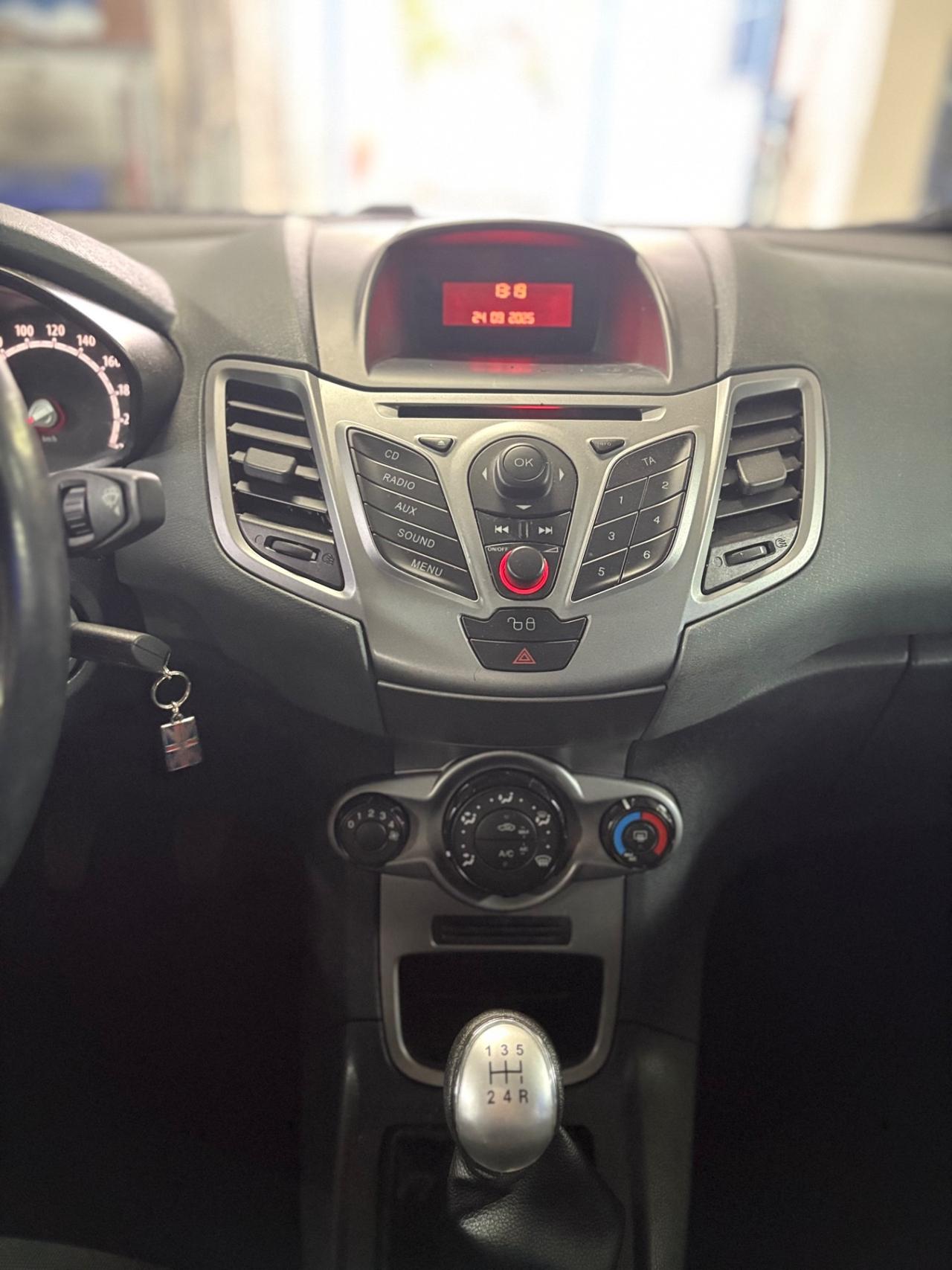 Ford Fiesta 1.2 benzina 5 porte