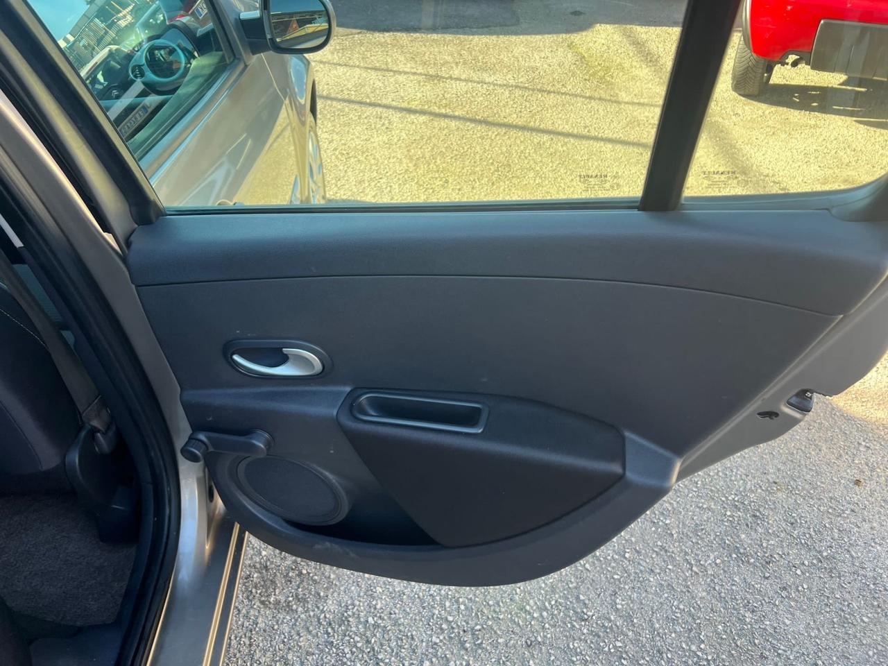 RENAULT CLIO 1.2 BENZINA 101 (CV) 2010