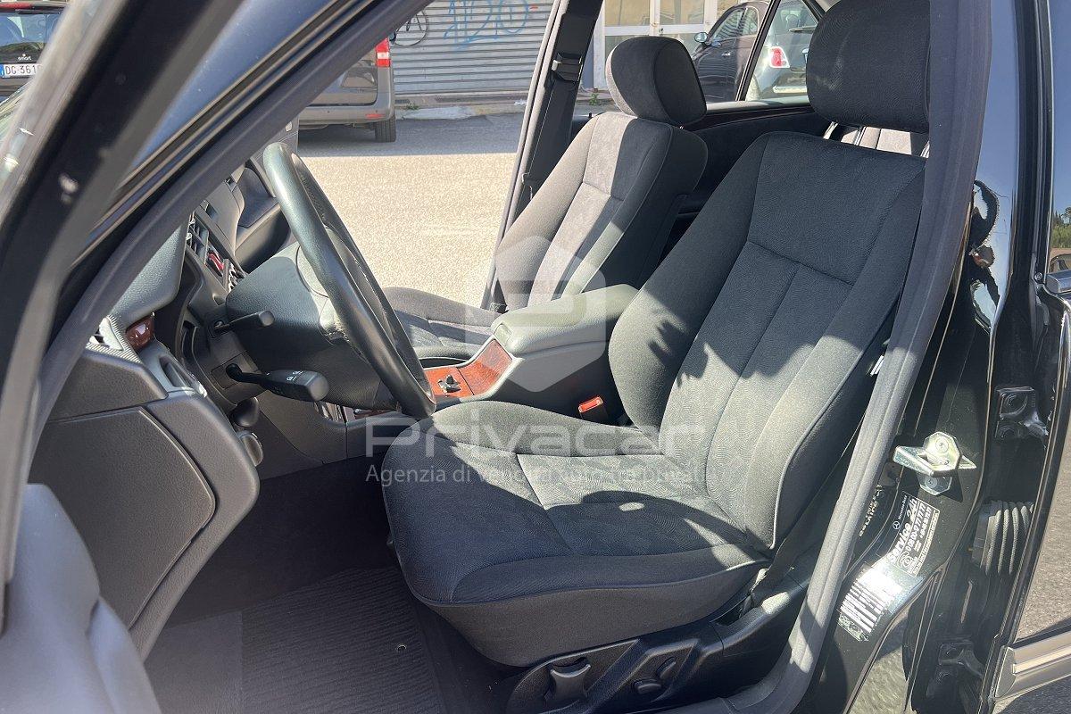 MERCEDES E 200 Kompressor cat Elegance