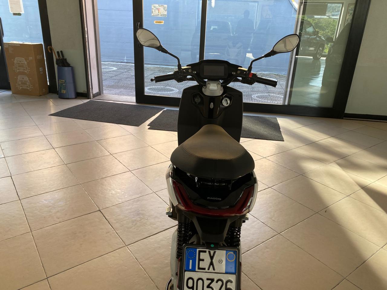 PIAGGIO ONE ACTIVE (2.7 KWH)