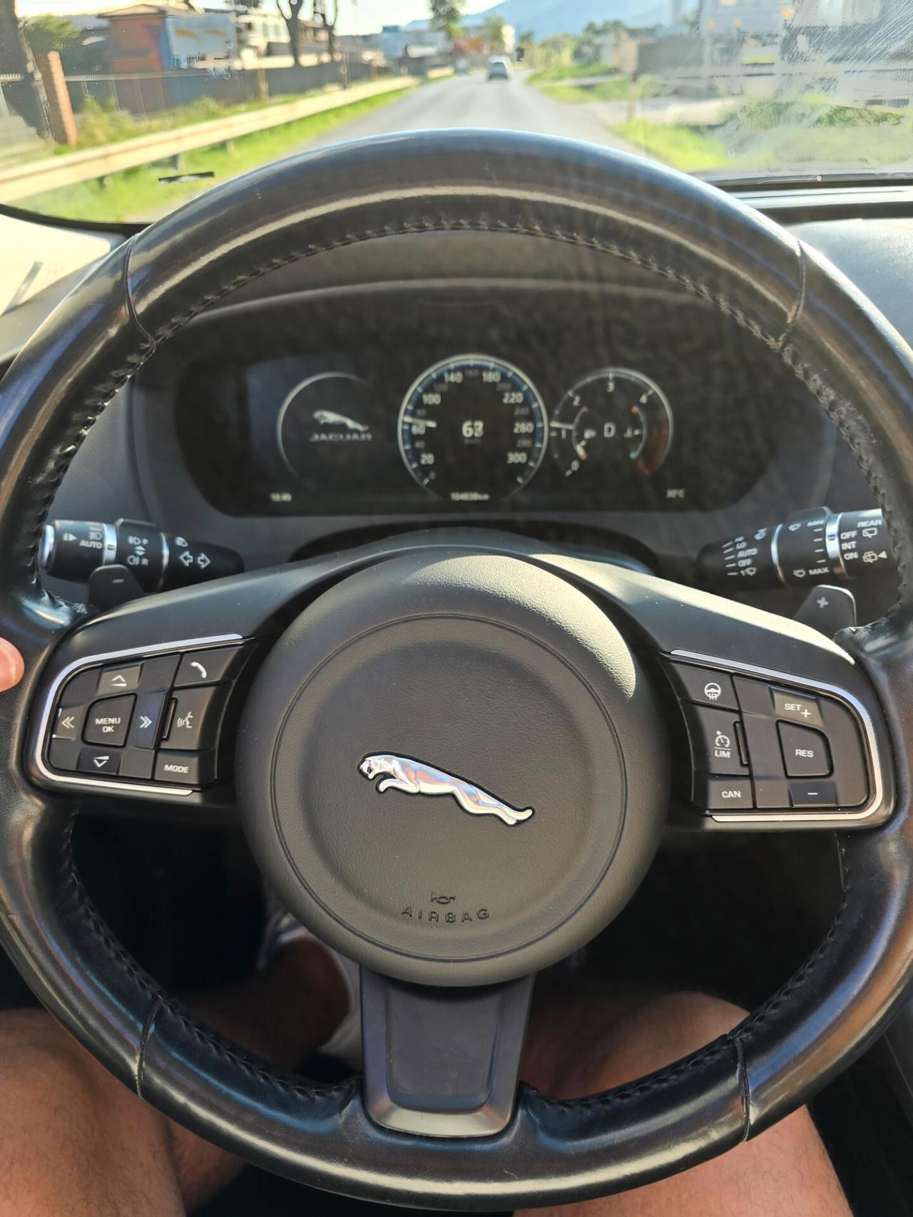 Jaguar F-Pace 2.0 D 180 CV AWD aut. Prestige