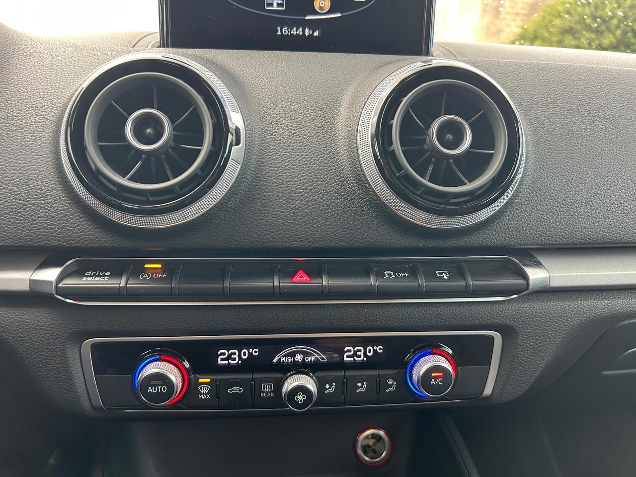 Audi A3 2.0 TDI 150 CV clean diesel quattro edition