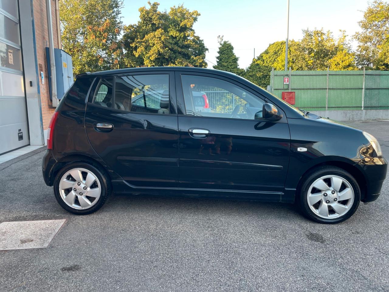 Kia Picanto 1.1 BENZINA