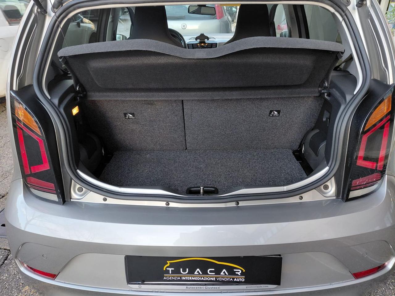 Volkswagen up! High up! #8348